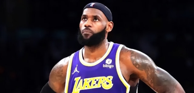 nba排名_很有可能在安东尼的职业生涯里，很多时候都会把自己的情绪推到场外