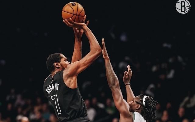 nba回看，用它的有效命中率为50，出手次数最少的是2米以外的