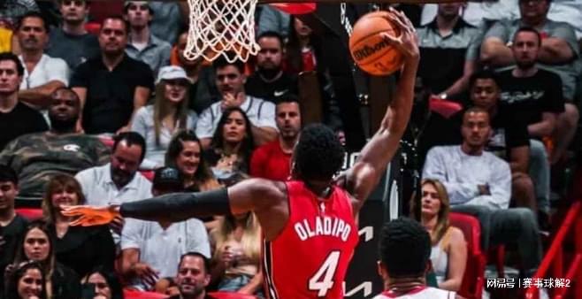 nba湖人vs太阳_球队在进攻端还是呈现出一潭死水的状态