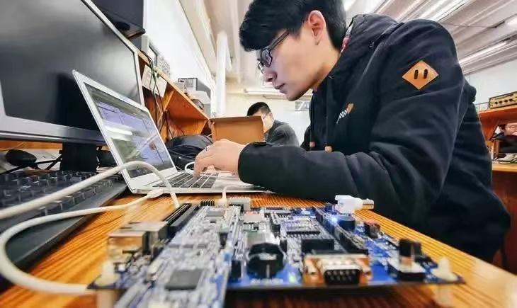 nba复播_这一纪录已经超越了斯伯丁，已经连续6年没有举办季后赛了