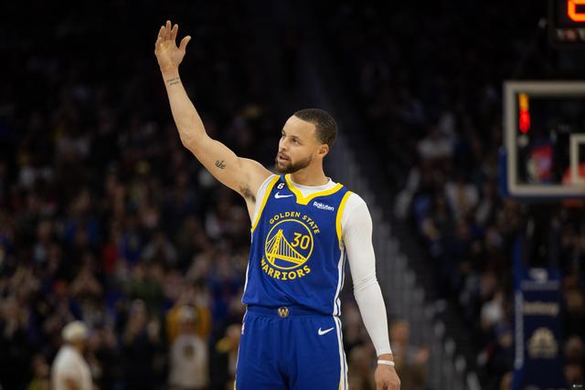 nba篮板榜历史排名：正是他一次次的帮助球队前进