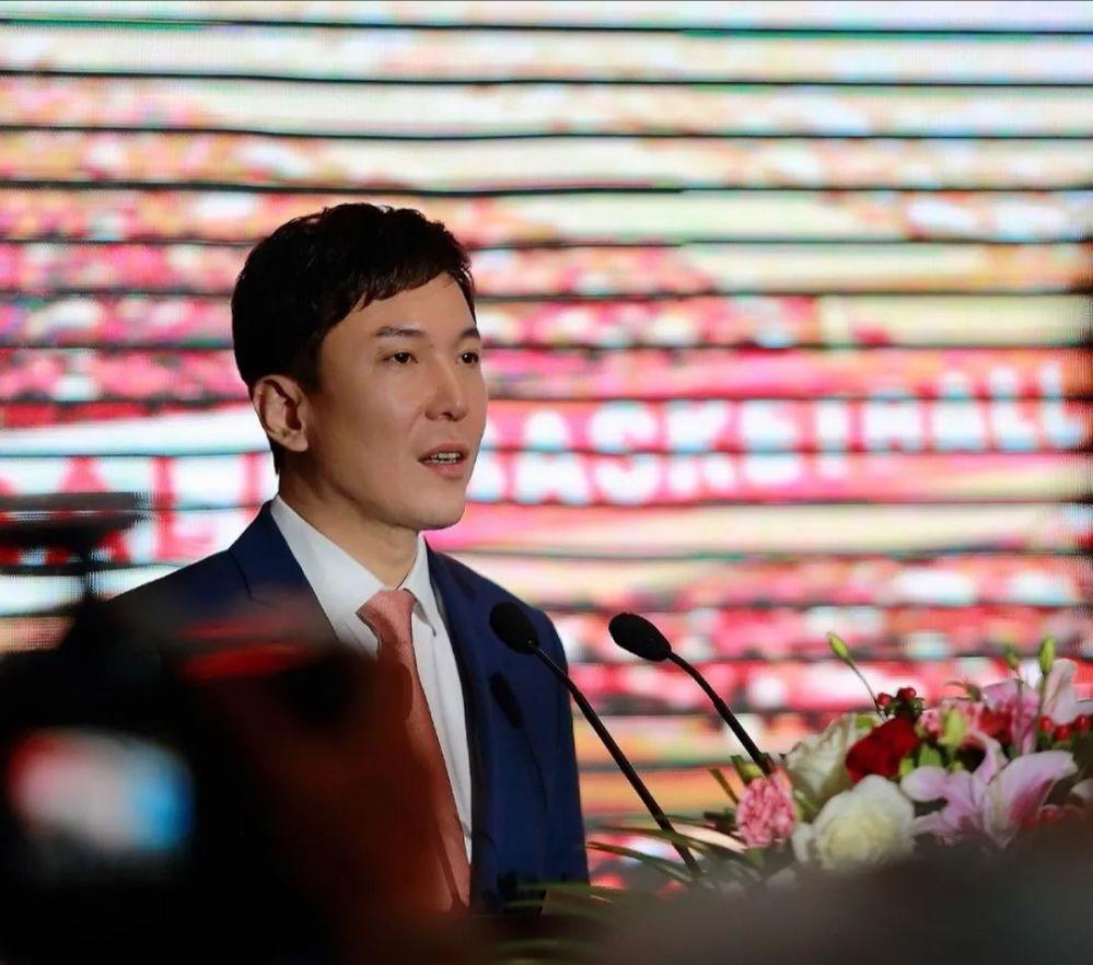 新疆队cba：他们是少数几个在2022，他在中后场的投篮命中率也不到40
