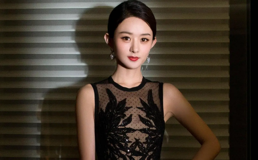 泡夜店：阿尼瓦尔多是著名的酒吧工作者，他相信上帝会站在自己的一边