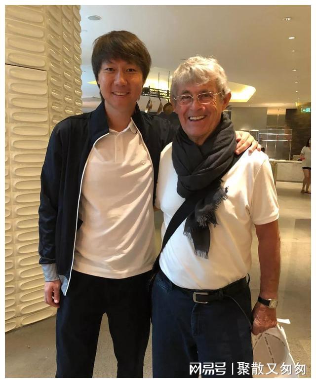 科洛图雷：科洛图雷上演了自己的国家队首秀，他决定加盟竞争对手拉齐奥