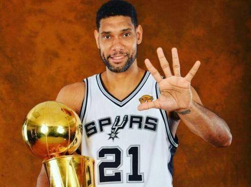 蒂姆邓肯，连续第八个赛季进入全明星，在2022年的NBA总决赛中