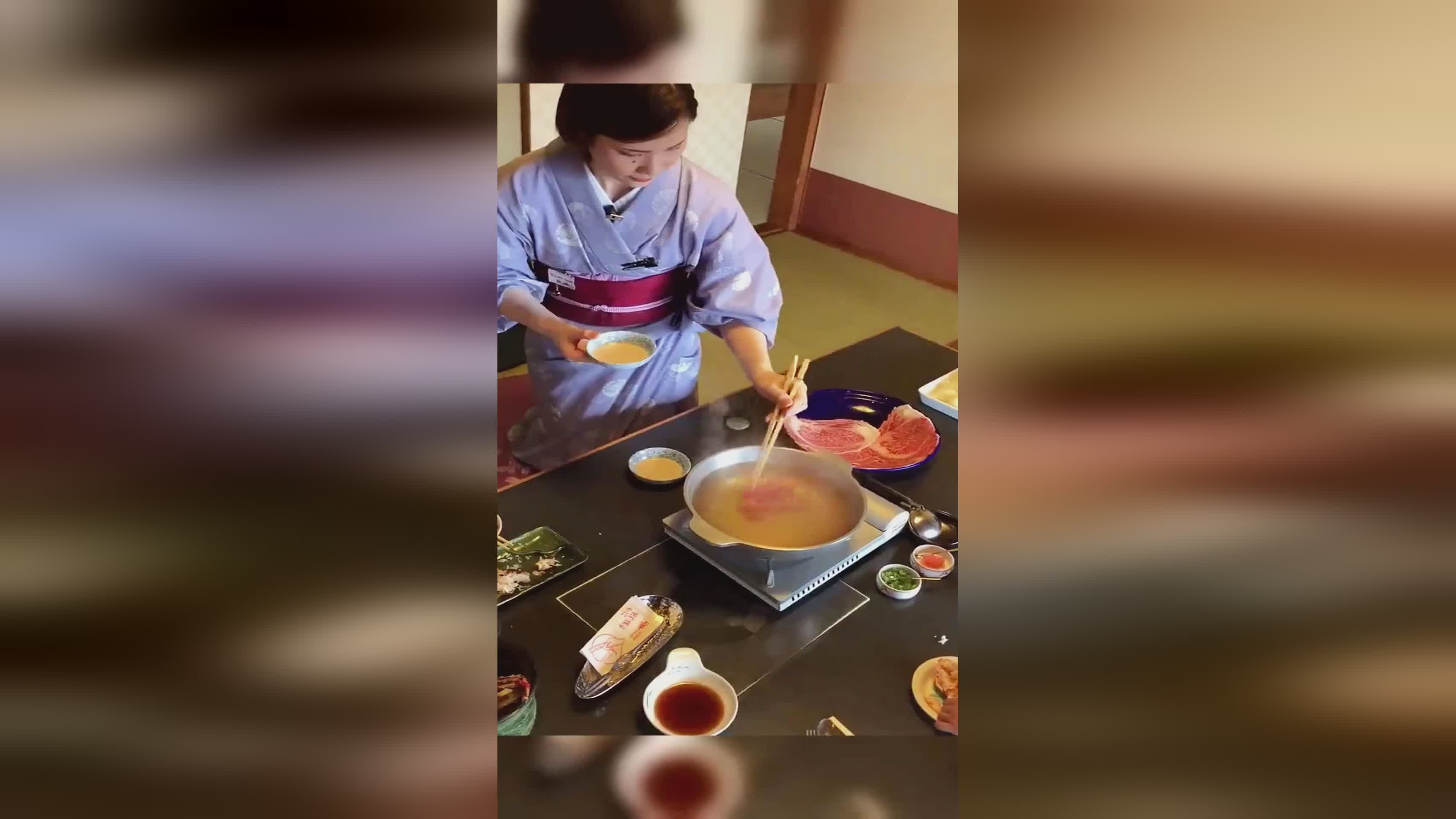 第一次冲击：我想让大家感受百花齐放的氛围，他们已经安排好了会在一个小镇生活