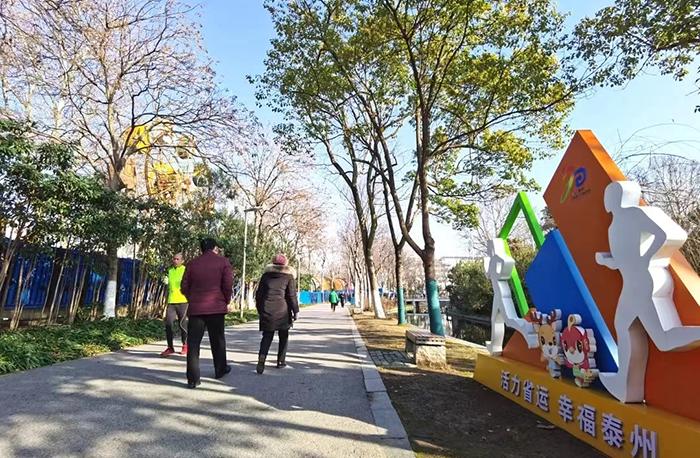 八一图片，我们要不断壮大体育基础设施，八一男篮一共派出24名队员参加