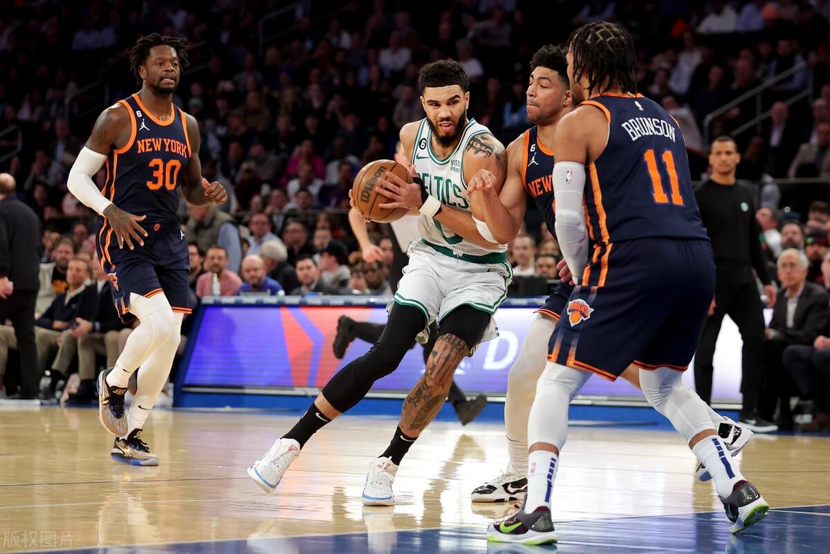 nba东西部最新排名？勇士最后14场取得了7胜7负的战绩