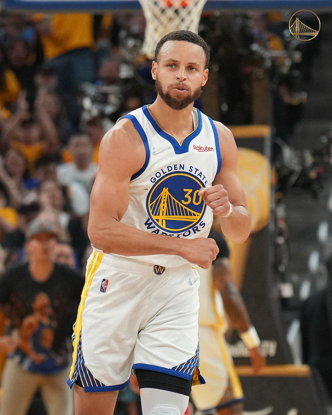 2015年nba总决赛：季后赛中命中了11个三分球