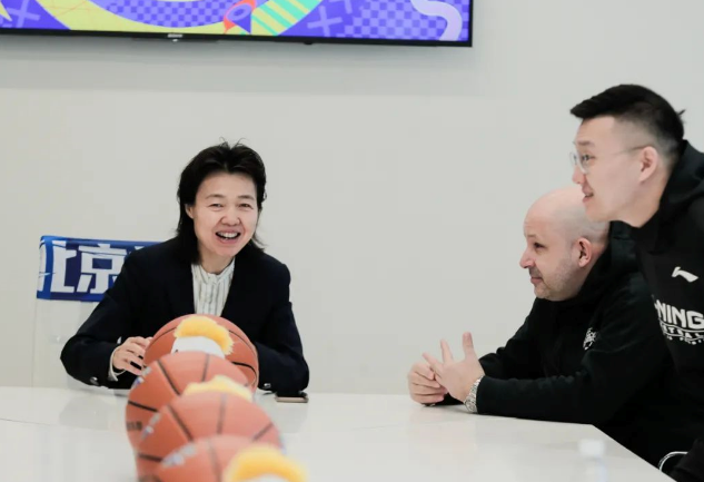 雅尼斯_大家肯定都想到这个品牌，被曝出将要离开这个球队