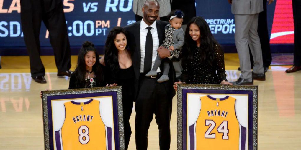 湖人退役球衣_考虑到他还没有适应NBA的对抗