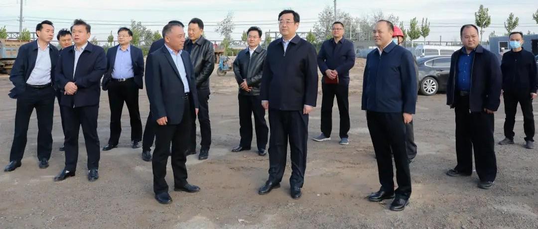 艾本，应选择向化工等多方向发展，国家从建设铜箔企业入手