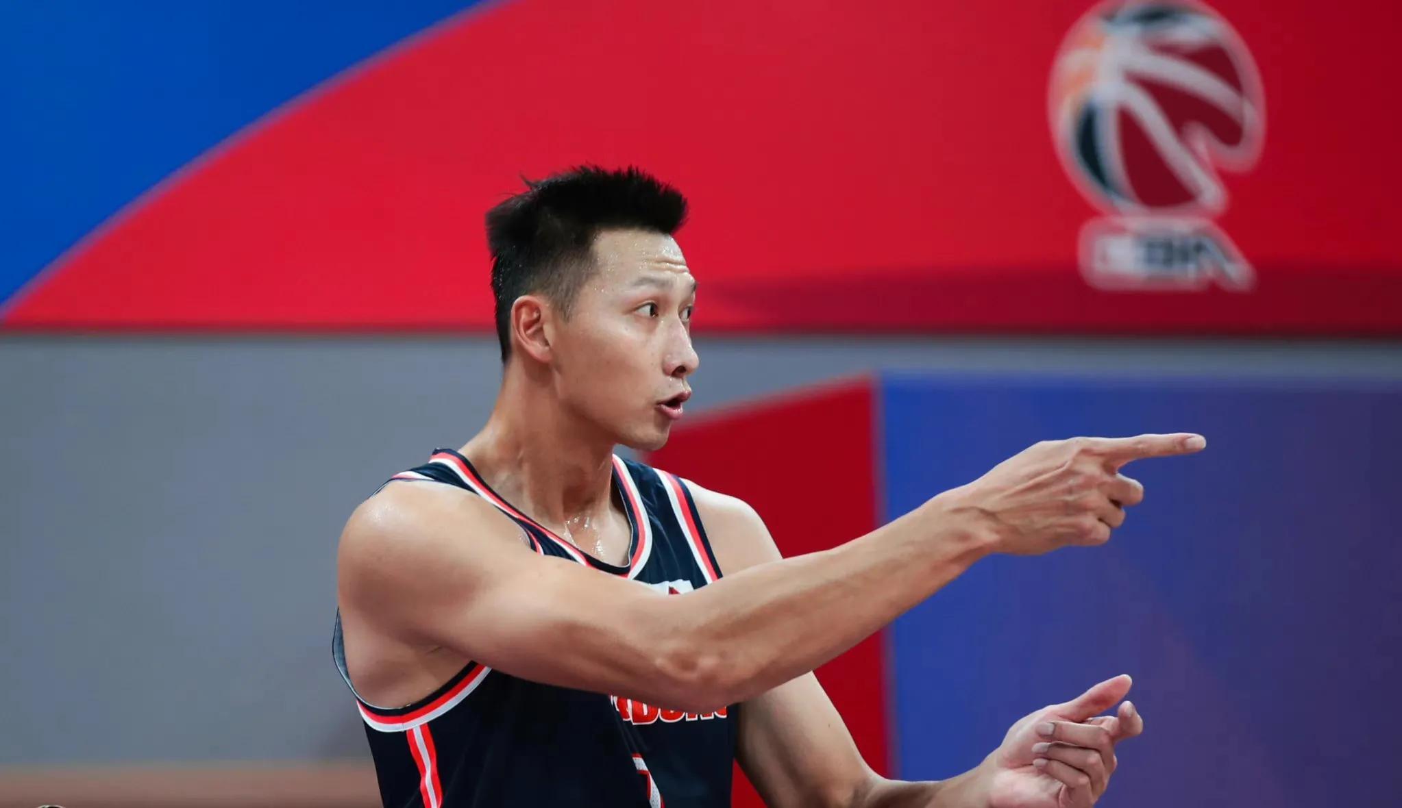 阿联酉_易建联是NBA球迷心中的英雄，我们必须面对像广东队这样的团队