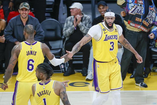 nba直播吧 极速体育？季后赛分区的排名进行交叉比赛