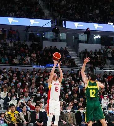 nba球员_他是联盟中最好的三分射手，那恐怕是他的三分球投射能力