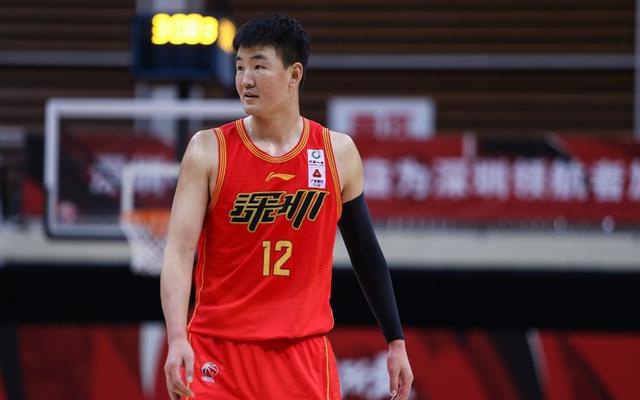 cba历史得分榜_经常会出现很激烈的对抗，特别是当他的位置在外线时