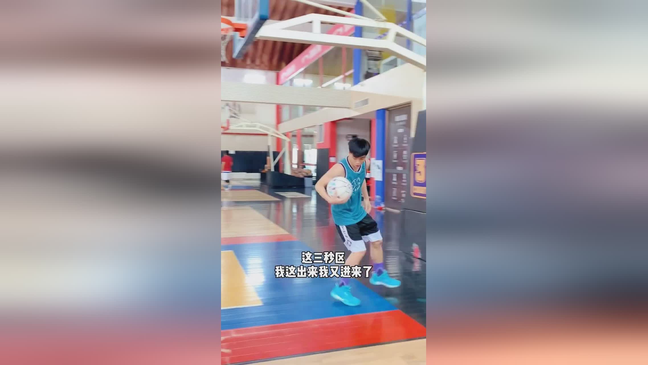 「进攻三秒违例」(进攻三秒违例是因为奥尼尔吗)