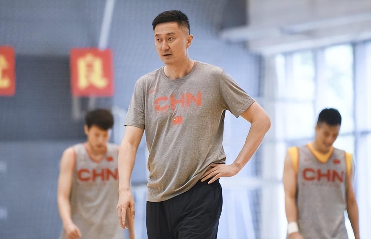 中国男篮vs韩国？赵继伟等球员刚刚抵达国家队时