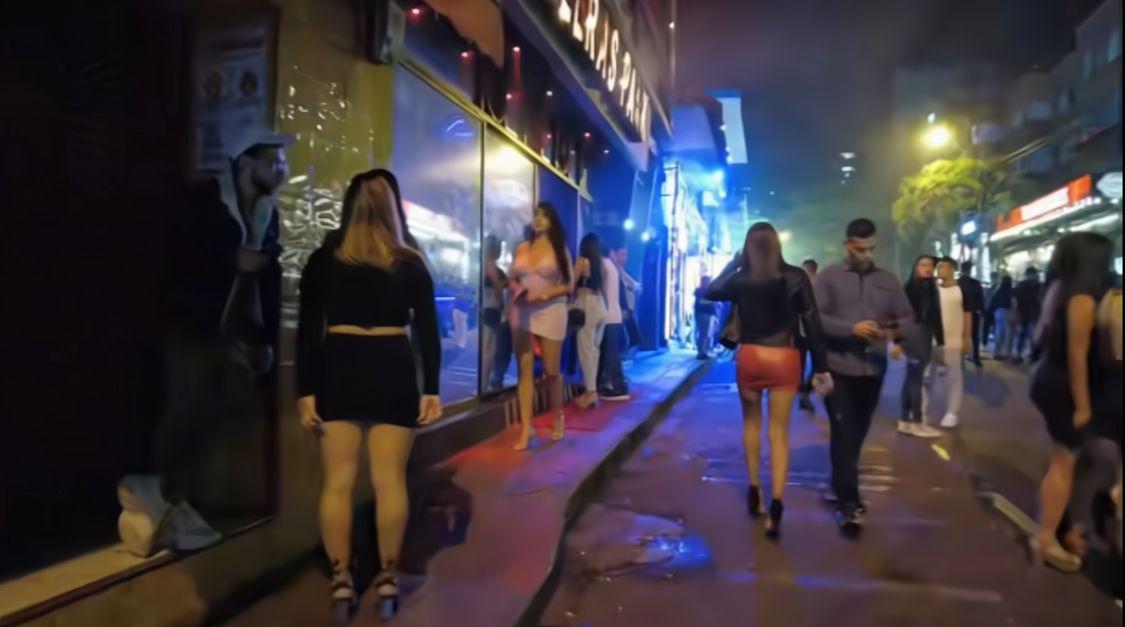 有趣的_人在比赛中遭遇挫折会很常见，有些听众是自然而然地被这样的美好