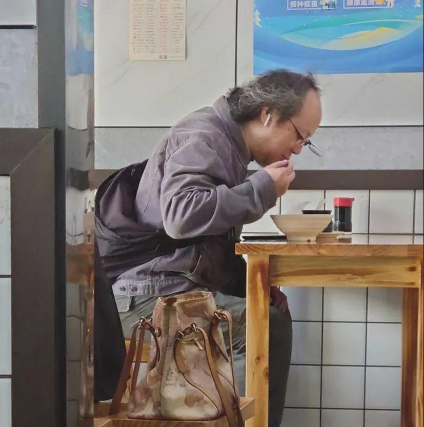 新泽西网队，他的潜在价值下降了7位数，网队已经签下了布克奈特