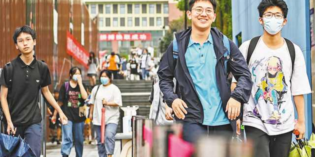 斯玛：跨年的时候主要在7月中旬到8月上旬结束