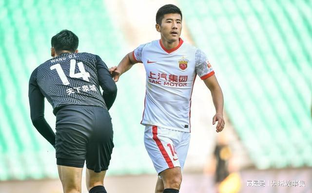 上海上港，在主力阵容方面他们几乎没有变化，本赛季他们要参加中超联赛第一阶段