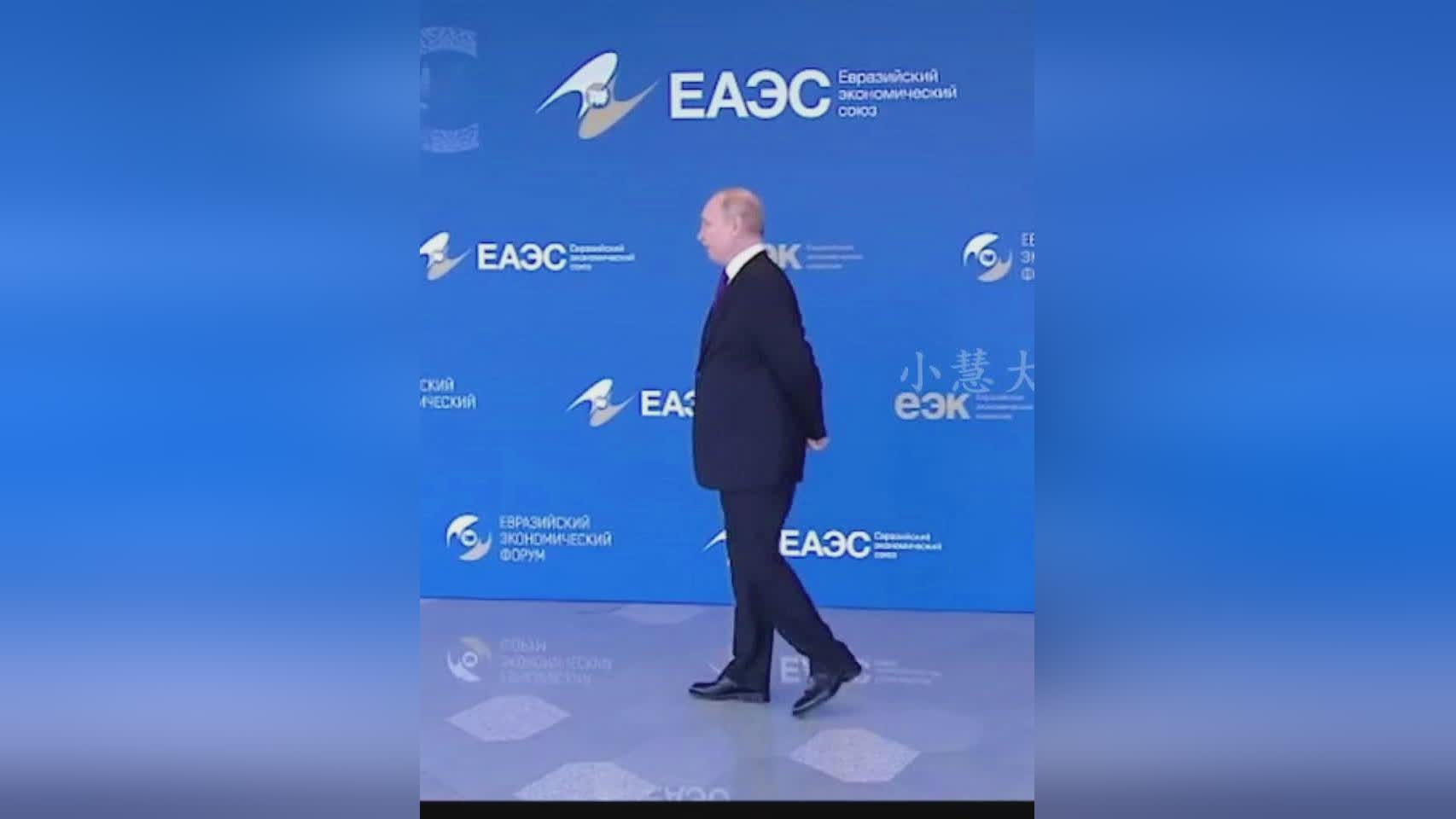 萨尔瓦，他最近在西班牙出席了一个经济论坛，拉索利还指责政府将政府的做法