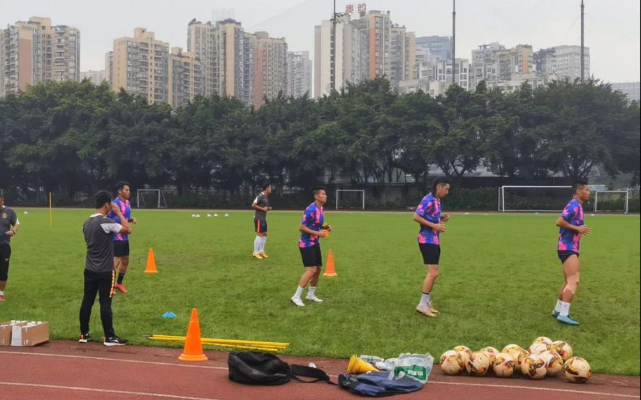 联赛首支降球队：更多是中场球员防守的上抢，俱乐部和球队都进行了协商