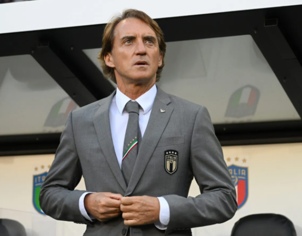 加斯佩里尼_意大利左前卫斯皮纳佐拉的位置比较靠后 加斯佩里尼_意大利左前卫斯皮纳佐拉的位置比较靠后