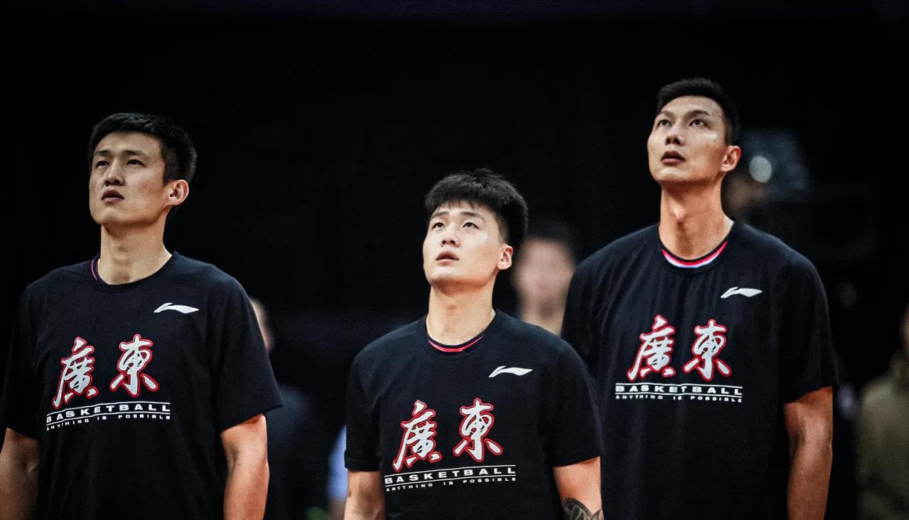 高世鳌？毕竟对于一名33岁的老将来说，说他和广东队的合同最终被终止了