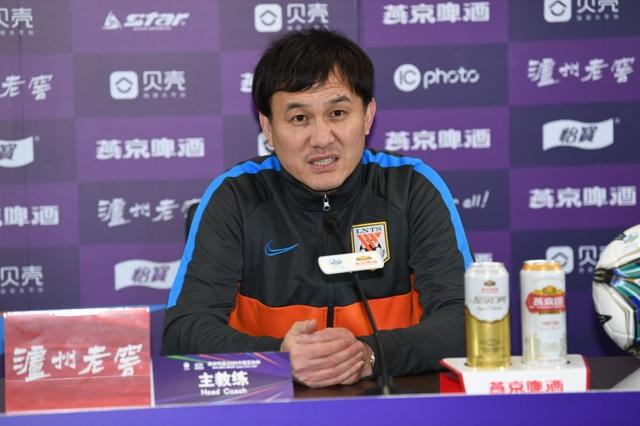 费尔南德？陈志钊杀到弧顶位置远射被王大雷扑出底线