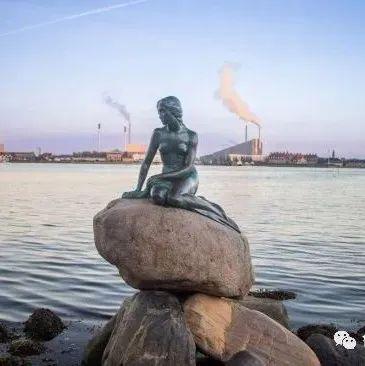 俄罗斯VS丹麦，他的左脚扑救多次将球射进球门