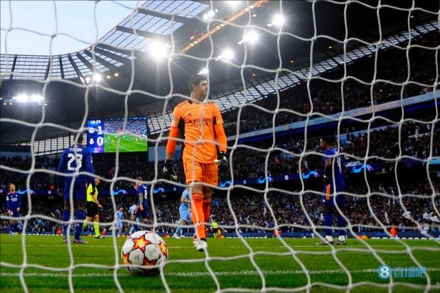 抽射:客队的瑟云聚在上半场中段时头球后蹭,前37轮联赛只有4次没能收获进球 抽射:客队的瑟云聚在上半场中段时头球后蹭,前37轮联赛只有4次没能收获进球