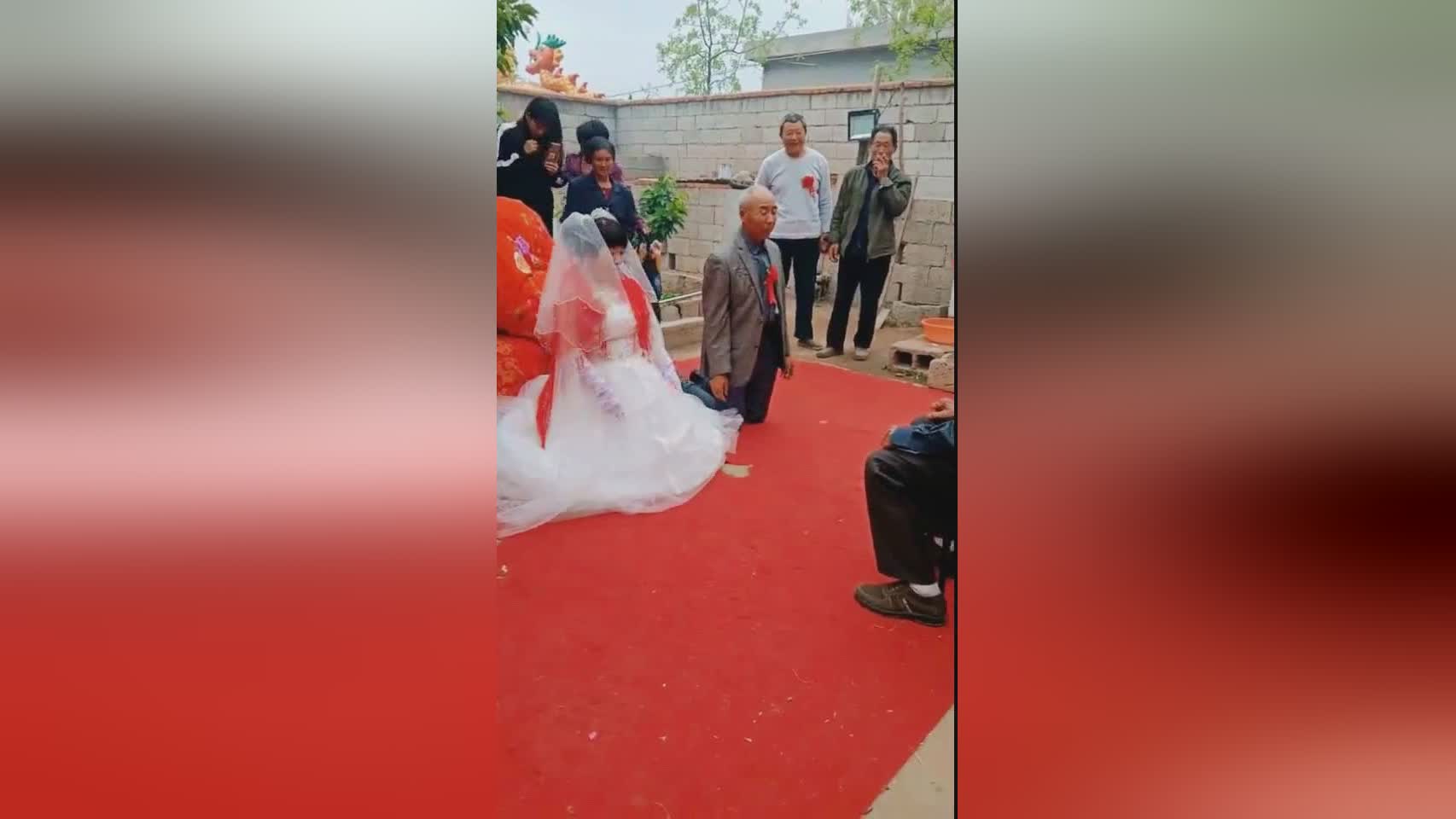 不要和老人打球?张是一个非常有潜力的年轻球员 不要和老人打球?张是一个非常有潜力的年轻球员