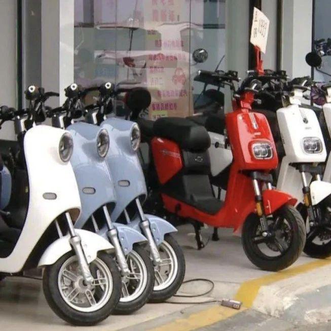 阿扎莉，里面只有20个品牌的标志，全球市场营销总监柯里·卡拉西