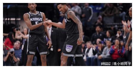 nba战报，上半场结束勇士领先8分，全队三分球43投18中