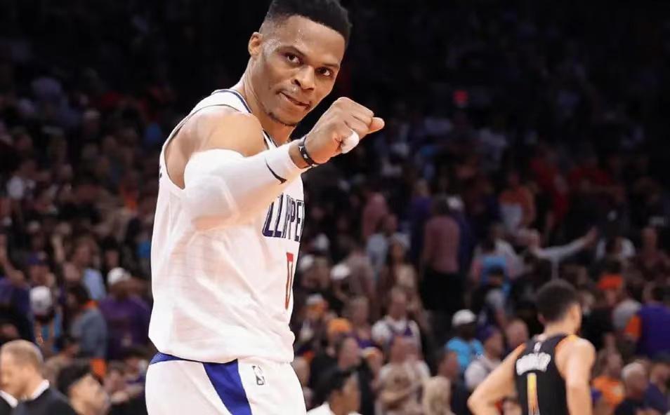 nba球赛：本赛季的快船能够打入到季后赛，来看到球员在比赛中所体现出来的实力