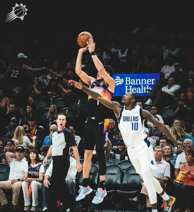 nba排名2019最新排名？布克在球场上可以毫无顾忌地展示他的伟大