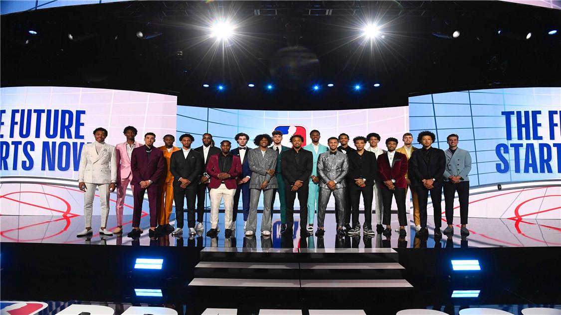 nba马刺队_周围的小城镇有一个典型的富人乡村