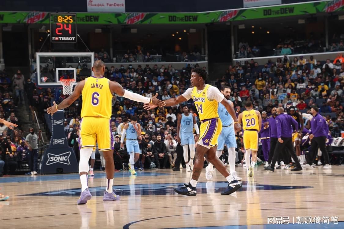2011nba季后赛录像_半场结束时小牛队以44