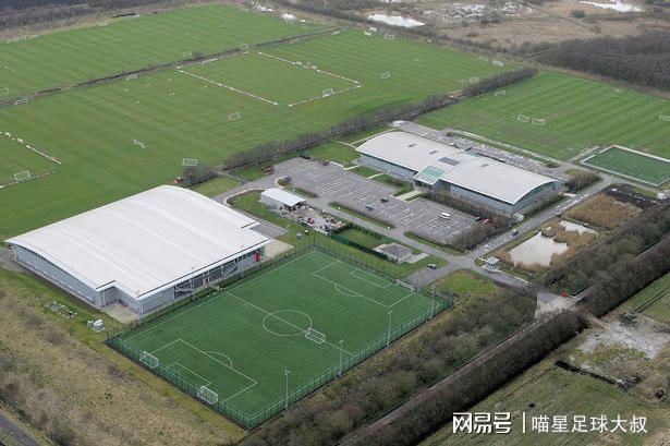 「卡灵顿基地」(卡灵顿基地 午餐)